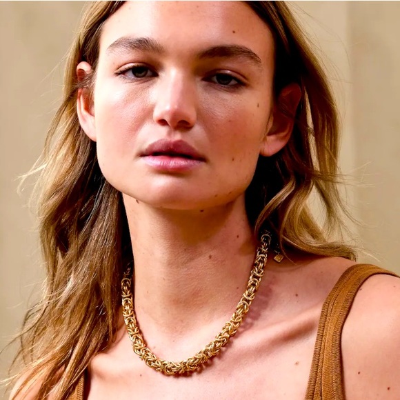 NWT BANANA REPUBLIC CHUNKY INTRICATE CHAIN NECKLACE - Picture 1 of 3